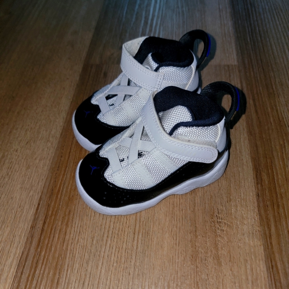 Air jordans size 4c